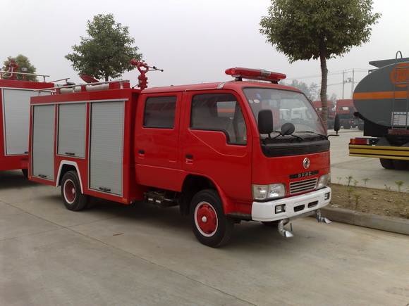 東風(fēng)小霸王水罐消防車(chē)