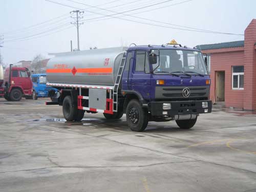 東風(fēng)153平頭化工液體運(yùn)輸車(chē)